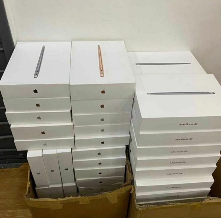 MacBook Air pallets