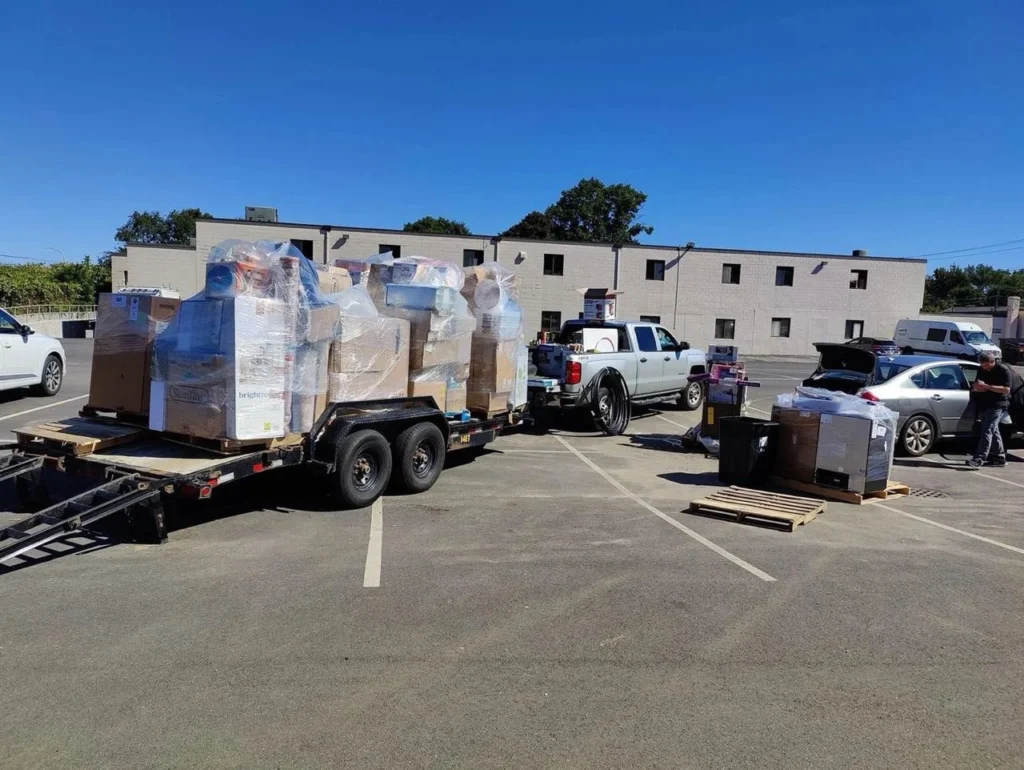 pallet liquidation store